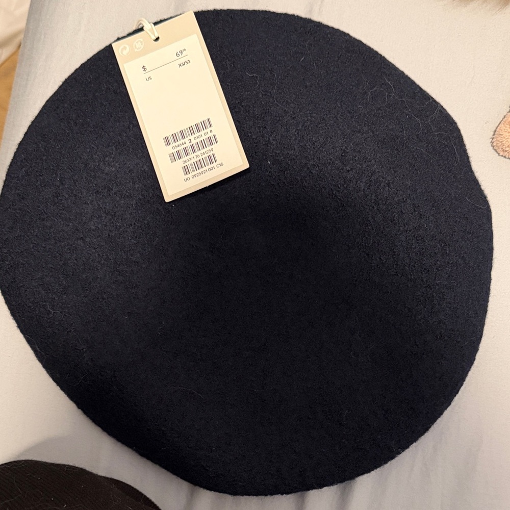 COS Classic Black Beret